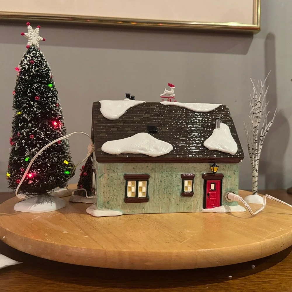 Department 56 The Peppermint House Snow Village Lighted Dept 56 w/ Box